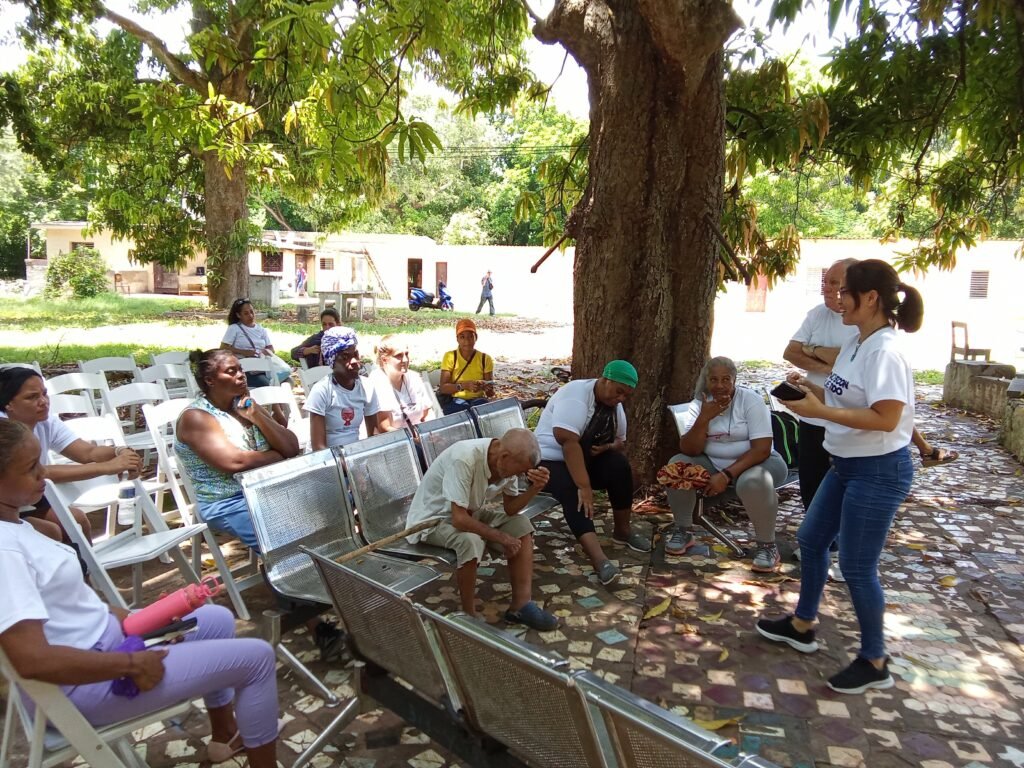 LYMSOCIAL. Regalando Alegrías en el hogar del adulto mayor Lazo de la Vega de La Lisa